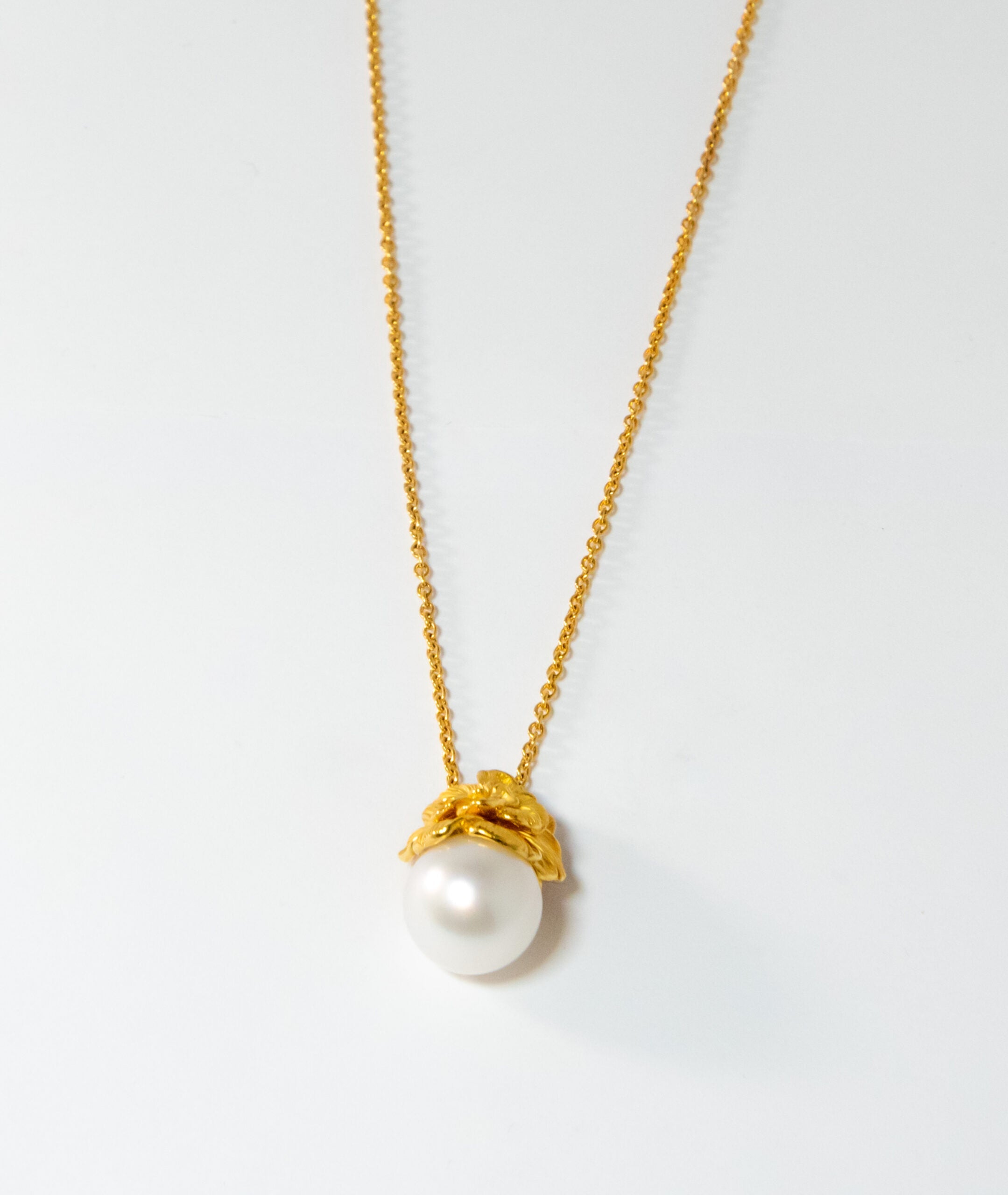 Carrera Y Carrera Gardenia 18K Yellow Gold & Pearl Pendant