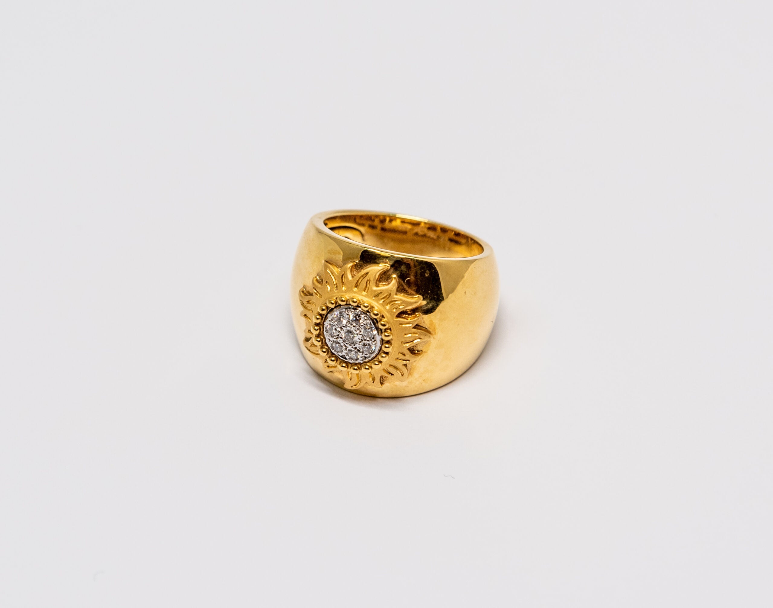 Carrera Y Carrera Sol Y Somb 18K Yellow Gold and Diamonds Ring